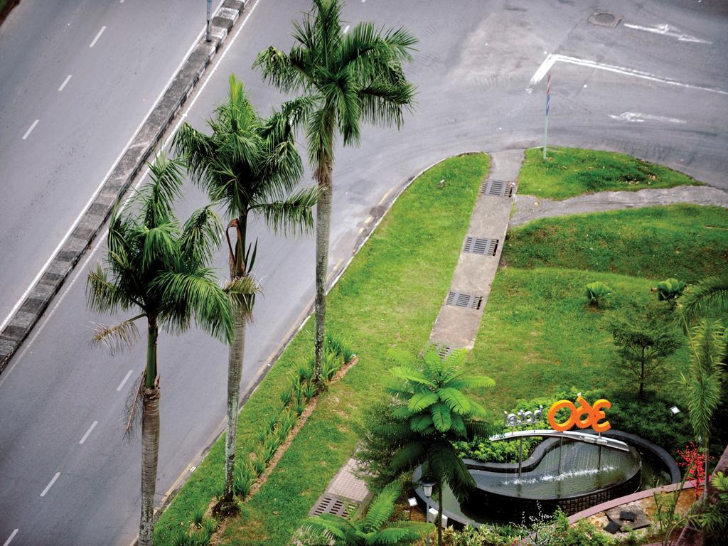 Hock Lee Hotel & Residences Kuching Exterior photo